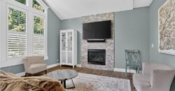 8101 Park View Drive, Parkville, MO 64152