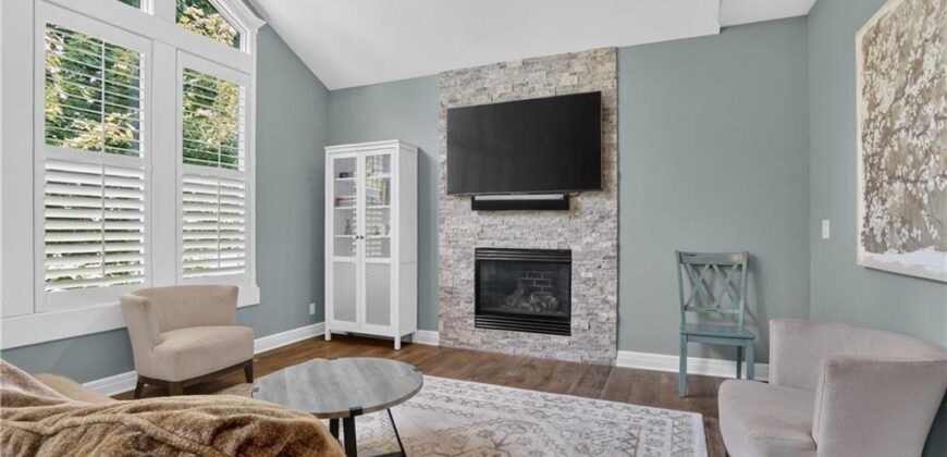 8101 Park View Drive, Parkville, MO 64152