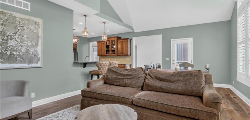 8101 Park View Drive, Parkville, MO 64152