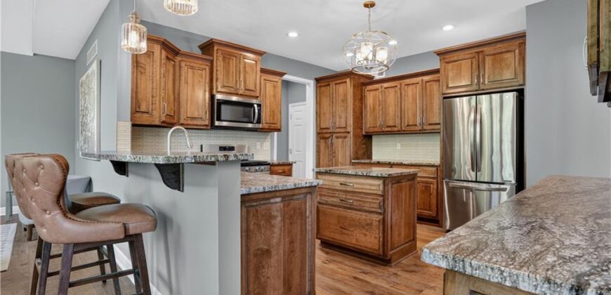 8101 Park View Drive, Parkville, MO 64152