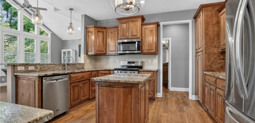 8101 Park View Drive, Parkville, MO 64152