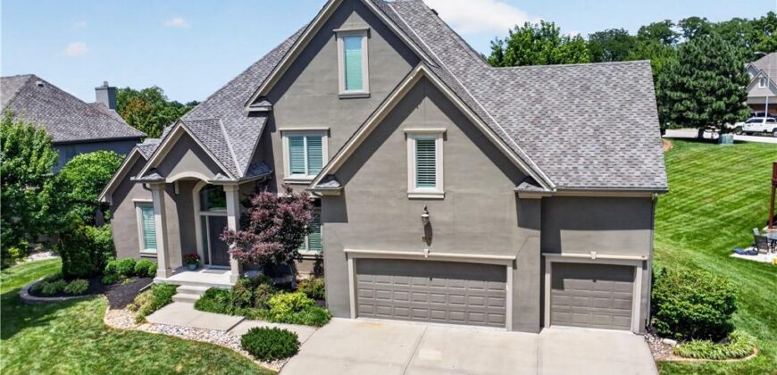 8101 Park View Drive, Parkville, MO 64152