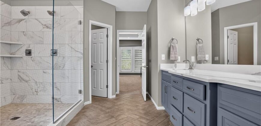 8101 Park View Drive, Parkville, MO 64152
