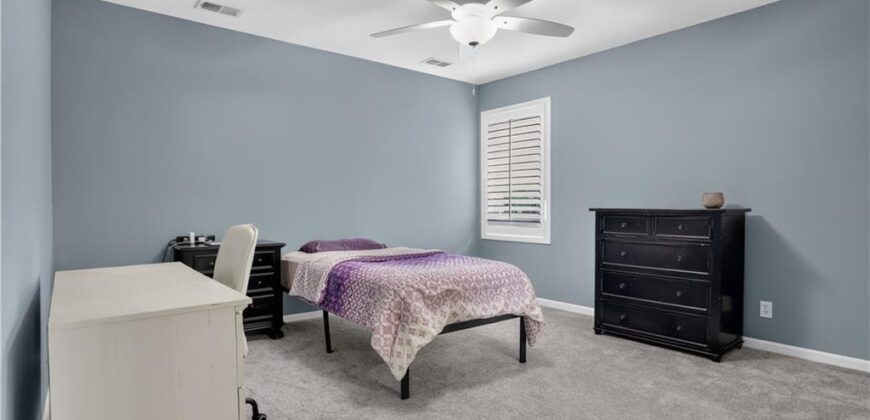 8101 Park View Drive, Parkville, MO 64152