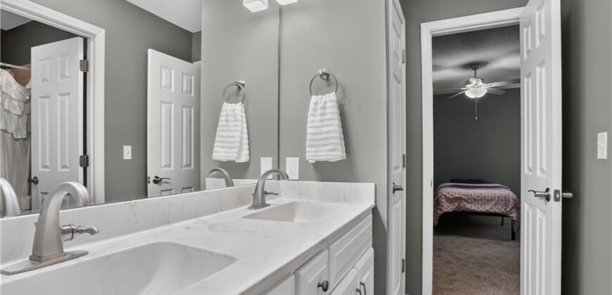 8101 Park View Drive, Parkville, MO 64152