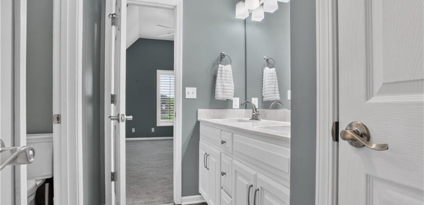 8101 Park View Drive, Parkville, MO 64152