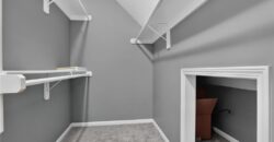 8101 Park View Drive, Parkville, MO 64152