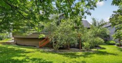 8101 Park View Drive, Parkville, MO 64152