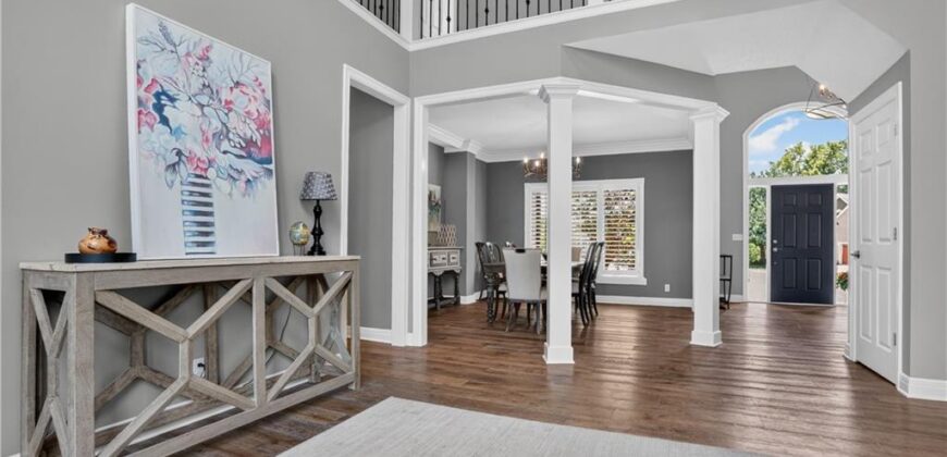 8101 Park View Drive, Parkville, MO 64152