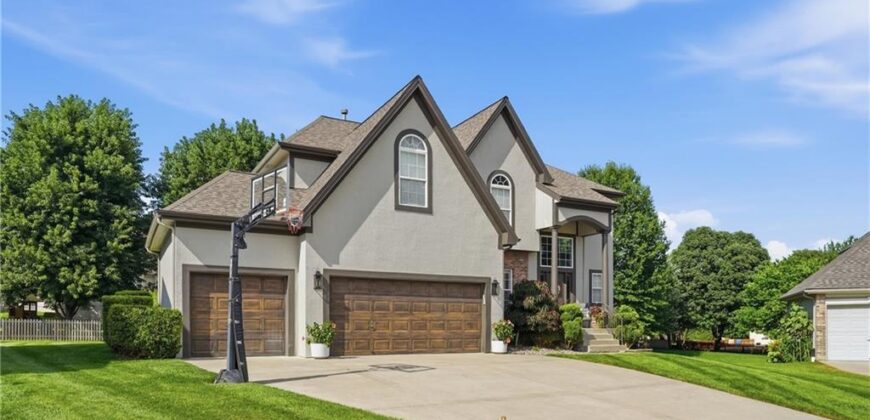 1550 CARRIAGE Circle, Liberty, MO 64068