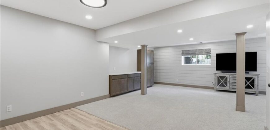 1550 CARRIAGE Circle, Liberty, MO 64068