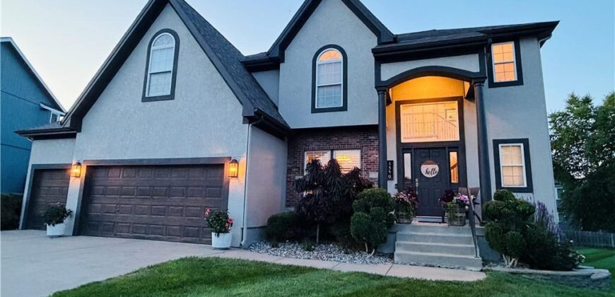 1550 CARRIAGE Circle, Liberty, MO 64068