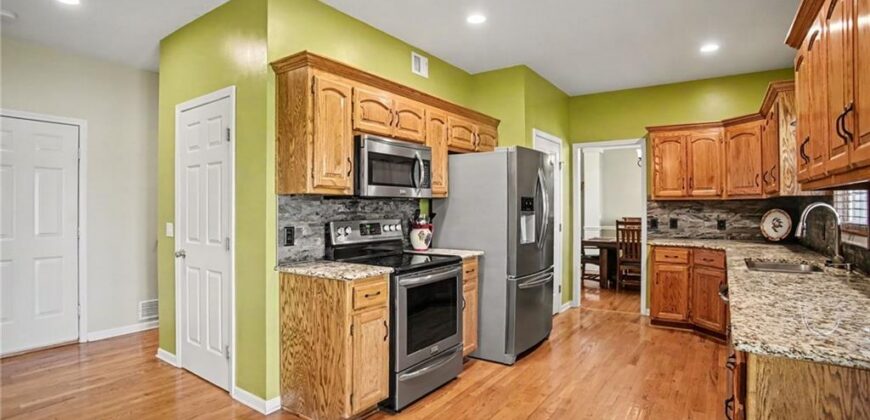 304 Shannon Avenue, Smithville, MO 64089