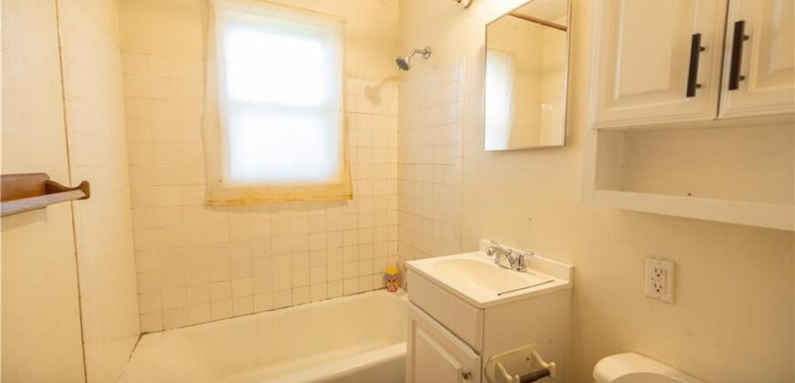 3530 NE 53rd Street, Kansas City, MO 64119