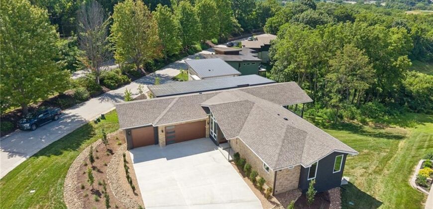 5870 Chateau Court, Parkville, MO 64152