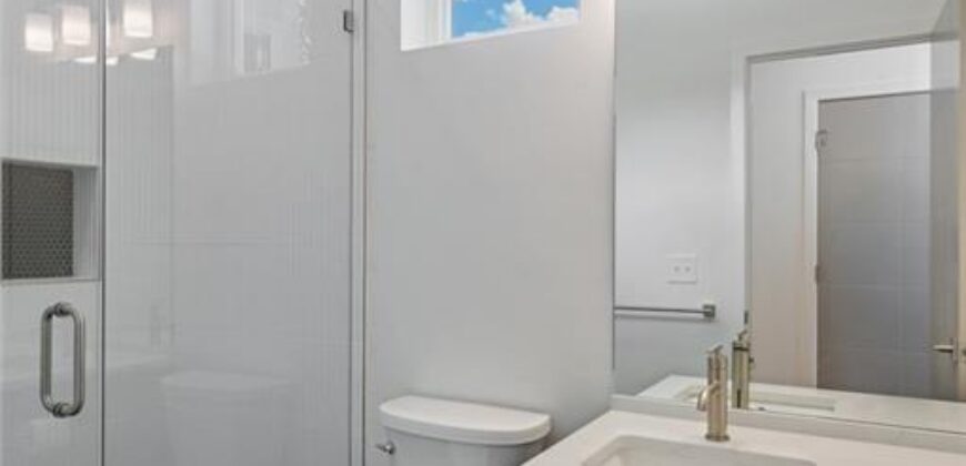 5870 Chateau Court, Parkville, MO 64152