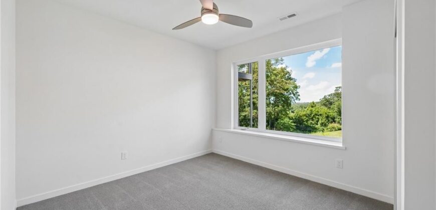 5870 Chateau Court, Parkville, MO 64152