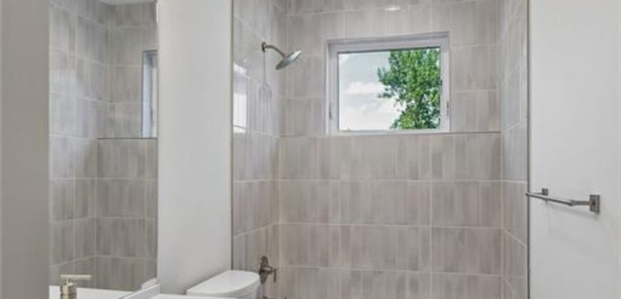 5870 Chateau Court, Parkville, MO 64152