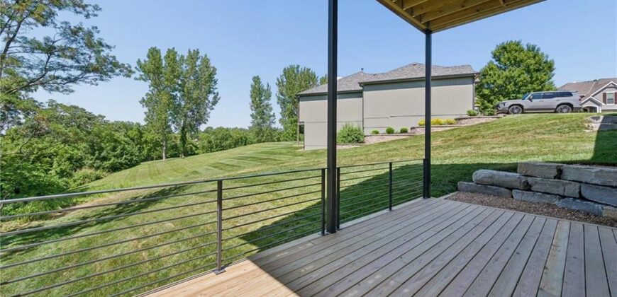 5870 Chateau Court, Parkville, MO 64152