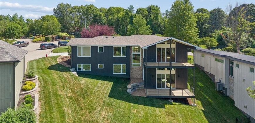 5870 Chateau Court, Parkville, MO 64152