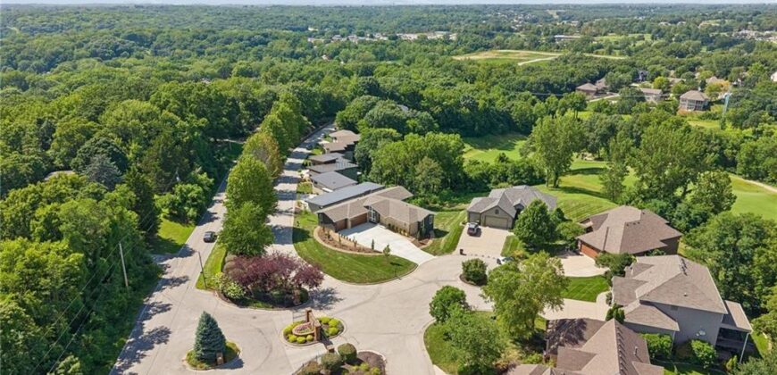 5870 Chateau Court, Parkville, MO 64152