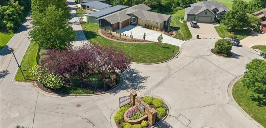 5870 Chateau Court, Parkville, MO 64152