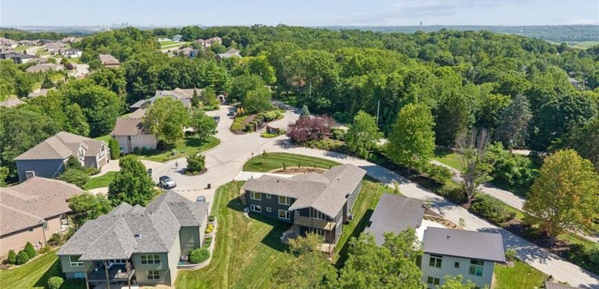 5870 Chateau Court, Parkville, MO 64152