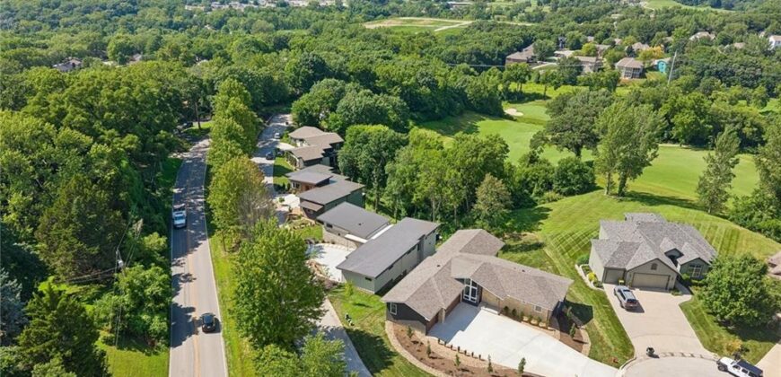 5870 Chateau Court, Parkville, MO 64152