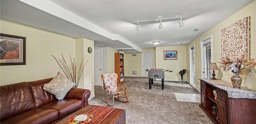 1538 Canterbury Lane, Liberty, MO 64068
