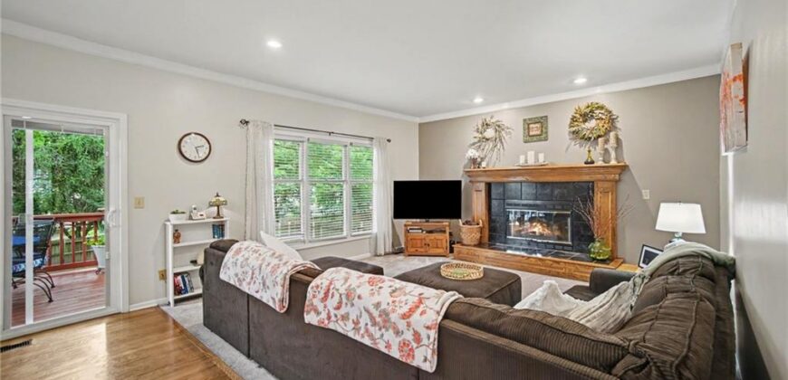 1538 Canterbury Lane, Liberty, MO 64068
