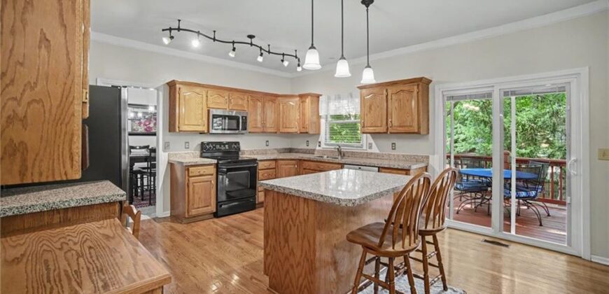 1538 Canterbury Lane, Liberty, MO 64068