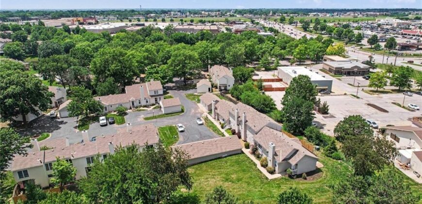 8285 N Revere Avenue, Kansas City, MO 64151