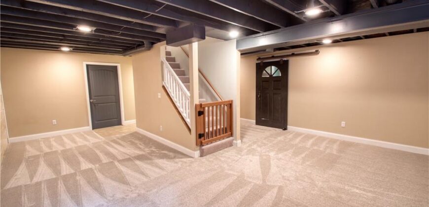 7704 N Shannon Avenue, Kansas City, MO 64152