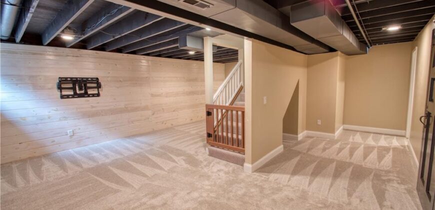 7704 N Shannon Avenue, Kansas City, MO 64152