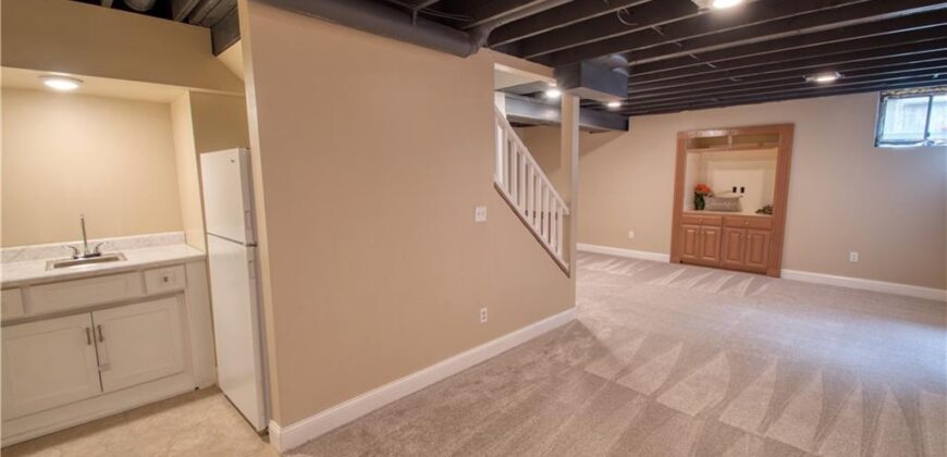 7704 N Shannon Avenue, Kansas City, MO 64152