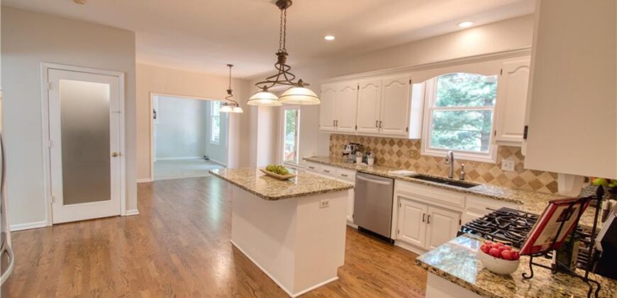 7704 N Shannon Avenue, Kansas City, MO 64152
