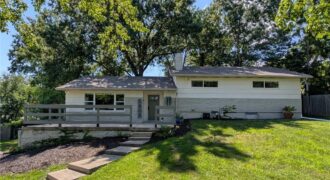 5808 NW Hutson Road, Kansas City, MO 64151
