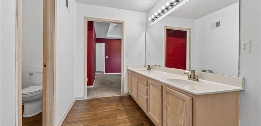 8124 N Elmwood Avenue, Kansas City, MO 64119