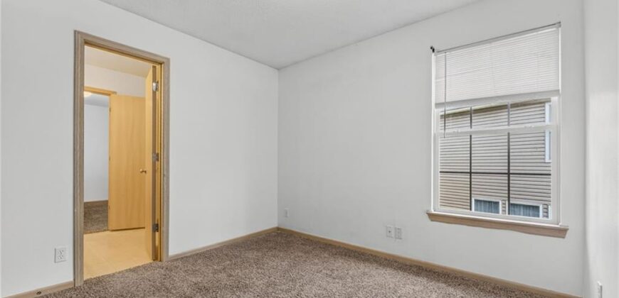 8124 N Elmwood Avenue, Kansas City, MO 64119