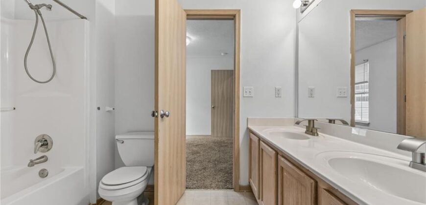 8124 N Elmwood Avenue, Kansas City, MO 64119