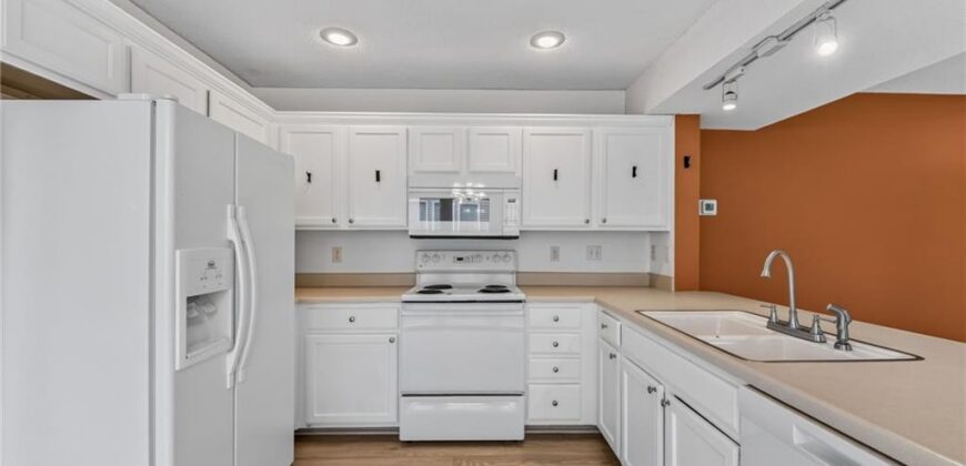 8124 N Elmwood Avenue, Kansas City, MO 64119