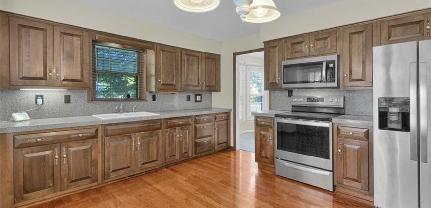 6809 N Agnes Avenue, Gladstone, MO 64119