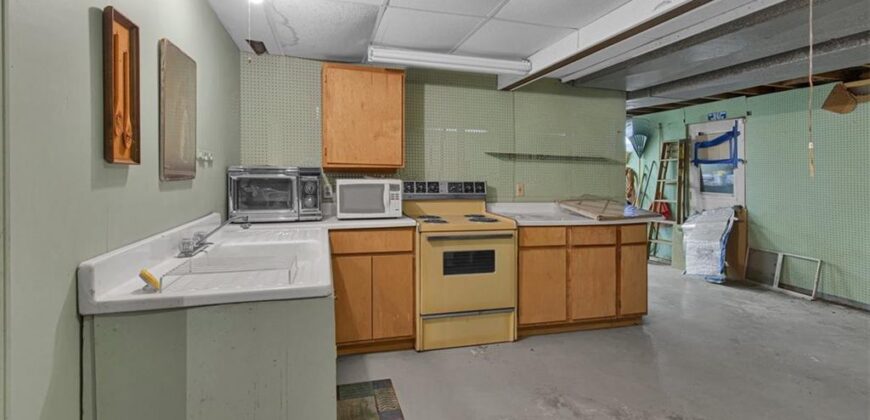 6809 N Agnes Avenue, Gladstone, MO 64119