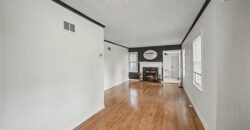 8409 NW Hilltop Road, Parkville, MO 64152