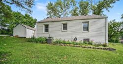 8409 NW Hilltop Road, Parkville, MO 64152