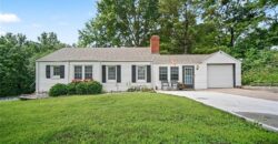 8409 NW Hilltop Road, Parkville, MO 64152