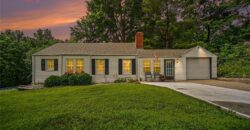 8409 NW Hilltop Road, Parkville, MO 64152