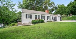 8409 NW Hilltop Road, Parkville, MO 64152