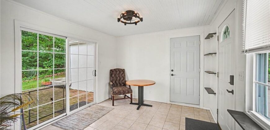 8409 NW Hilltop Road, Parkville, MO 64152