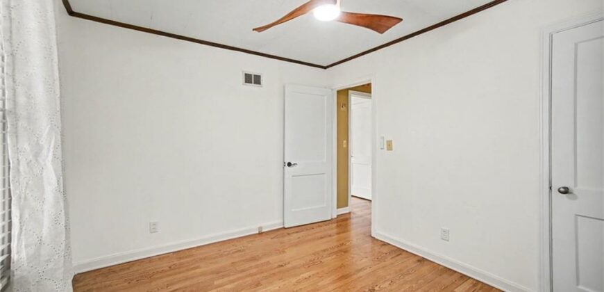 8409 NW Hilltop Road, Parkville, MO 64152